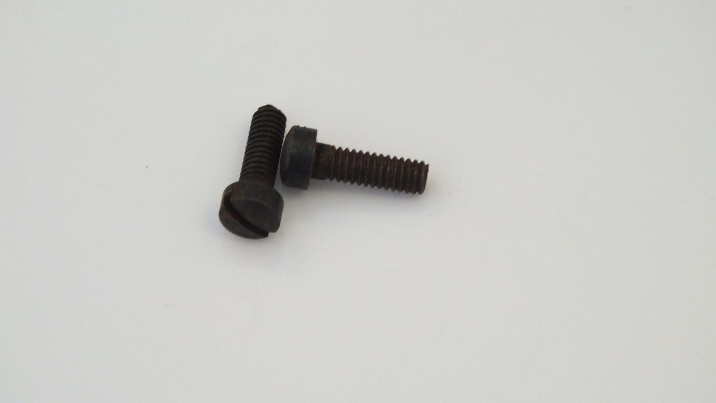 21062  FRONT COUPLING SCREWS EARLY 0-6-2T  PACK 2           K12C