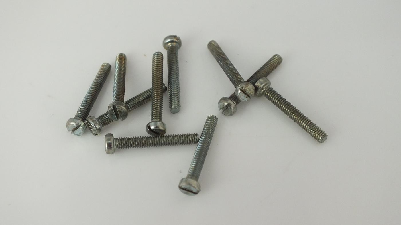 S1180 #  HORNBY TRIANG WEIGHT SCREWS    EARLY SILVERSEAL   PACK 10     P12A