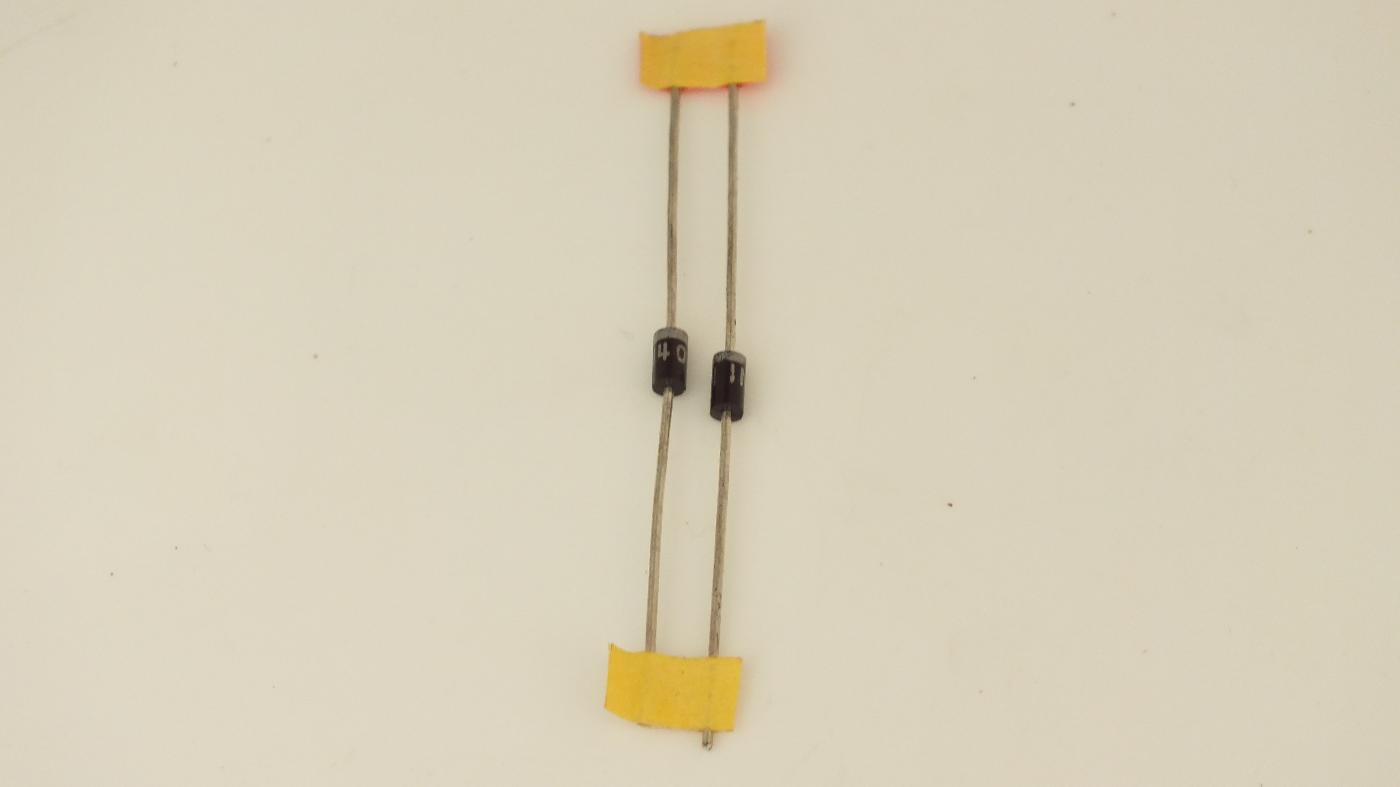 M1851 HORNBY TRIANG LIGHT DIODE PK2      Y13C