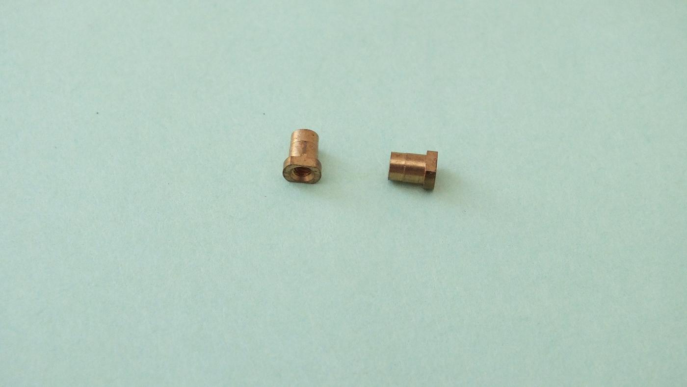 MS32  HORNBY TRIANG 2 X SHORT CRANK PINS MULTI FIT.