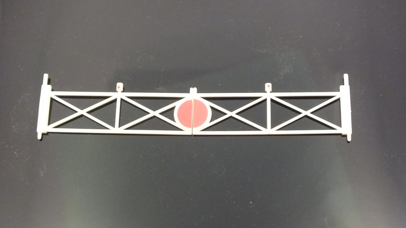 N1013/4 HORNBY TRIANG PAIR DOUBLE LEVEL CROSSING GATES R635          S17C
