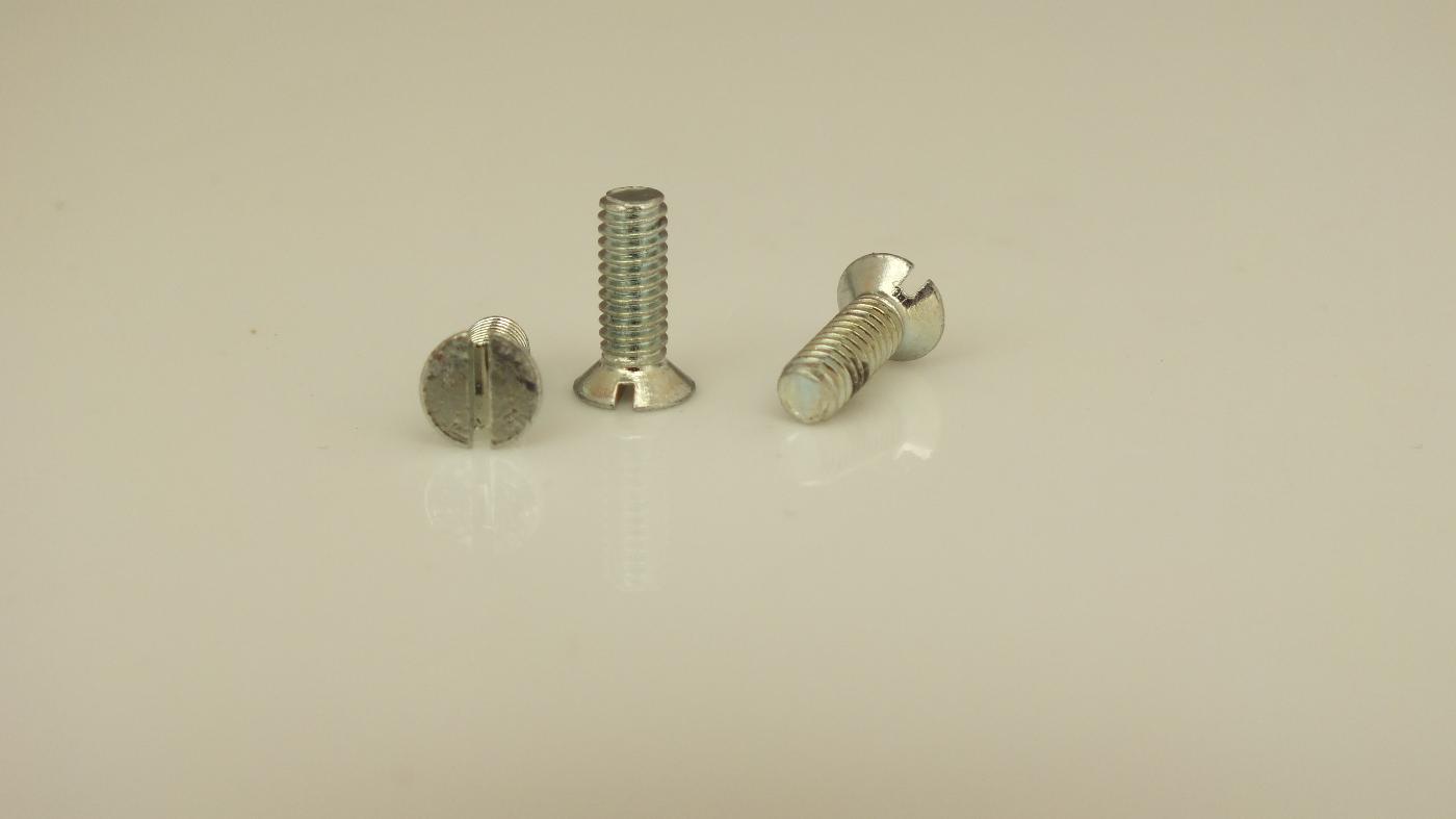 S1017 HORNBY TRIANG BODY SCREWS X 3 COUNTER SUNK CANADIAN DIESEL        X11E