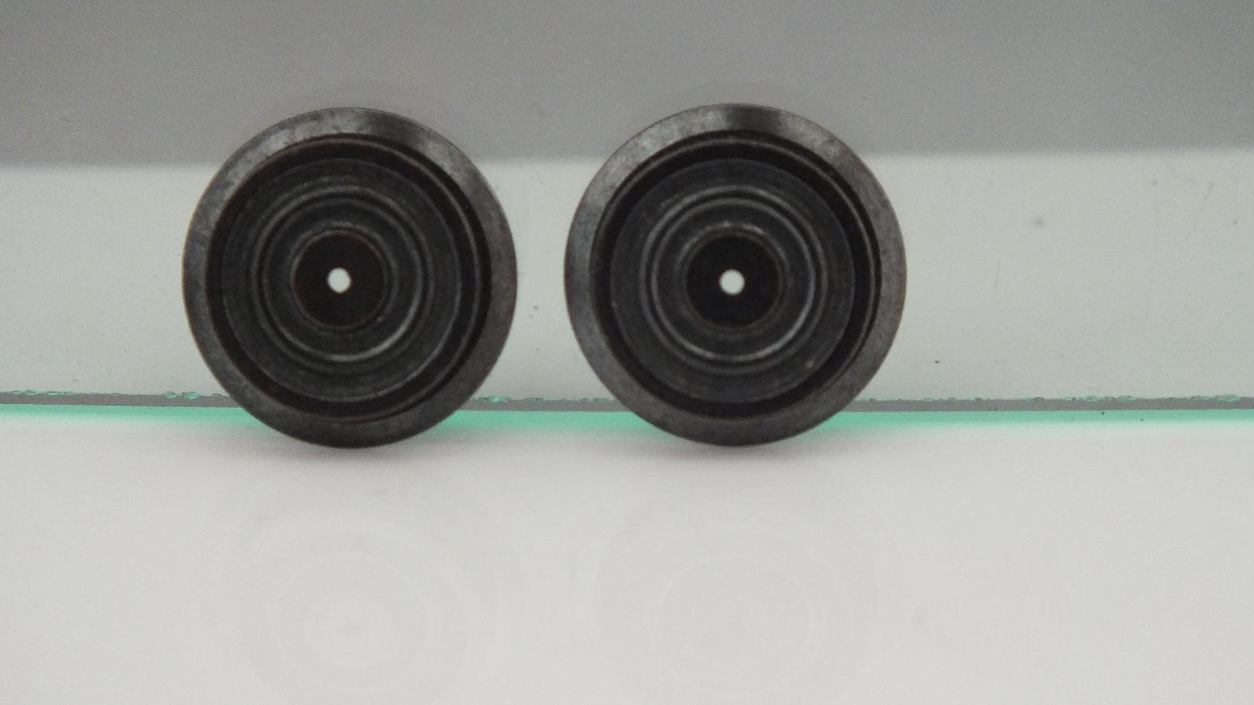 S2539. HORNBY TRIANG DRIVE WHEELS X 2 TO TAKE TYRES EUROSTAR        V10B