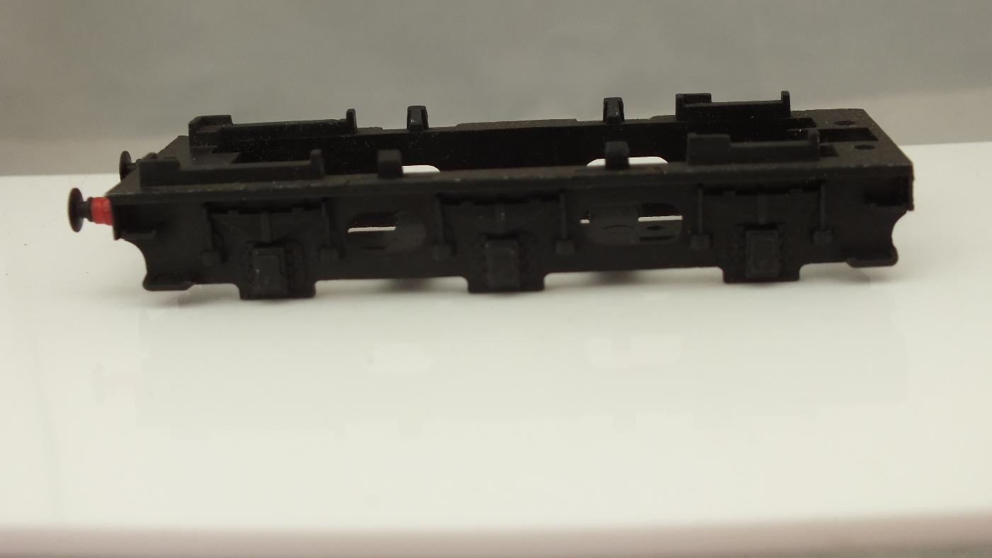 S4455 HORNBY TRIANG CHASSIS FRAME DIECAST D49 FOOTBALLER      N10B