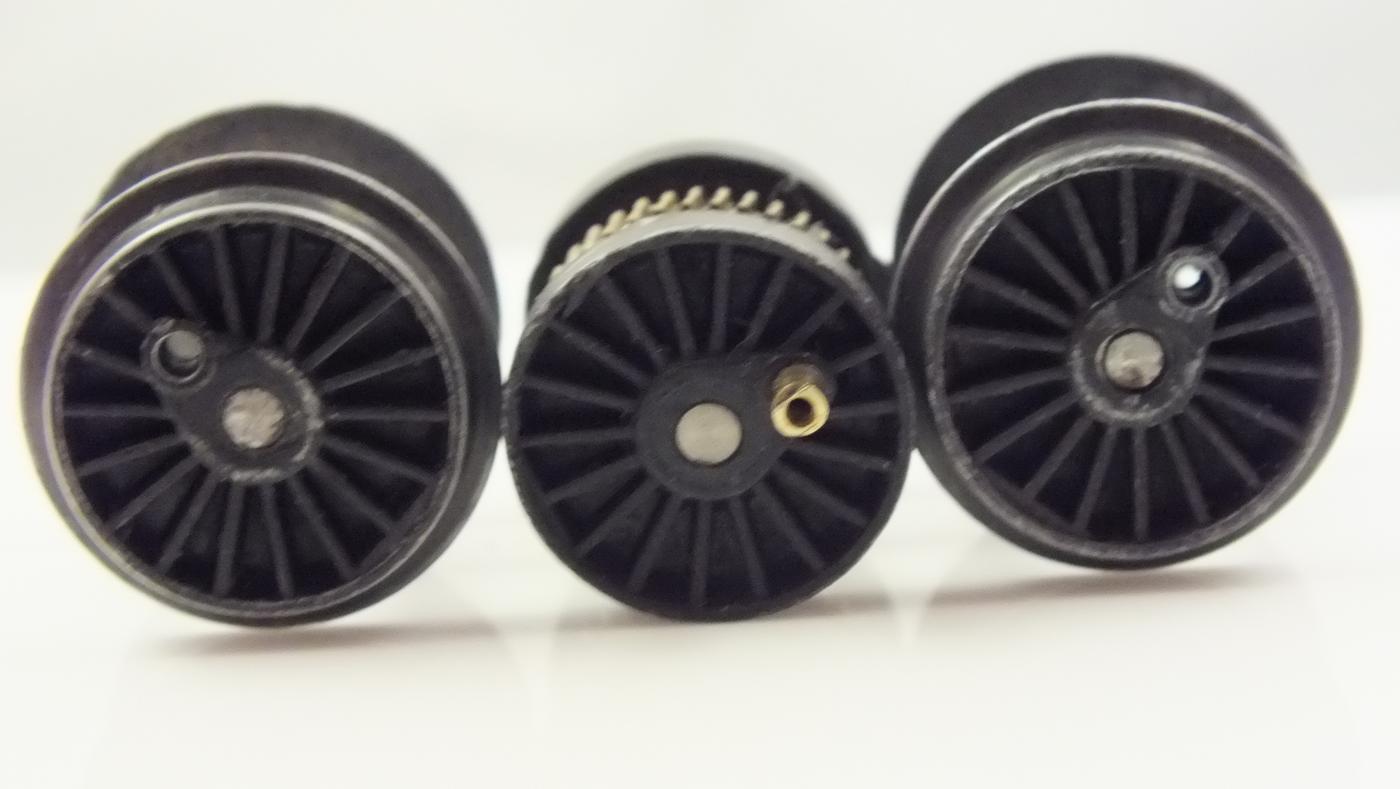 X83/82/S4006/7 # HORNBY TRIANG  FULL AXLE SET WHEELS   2-6-2T  