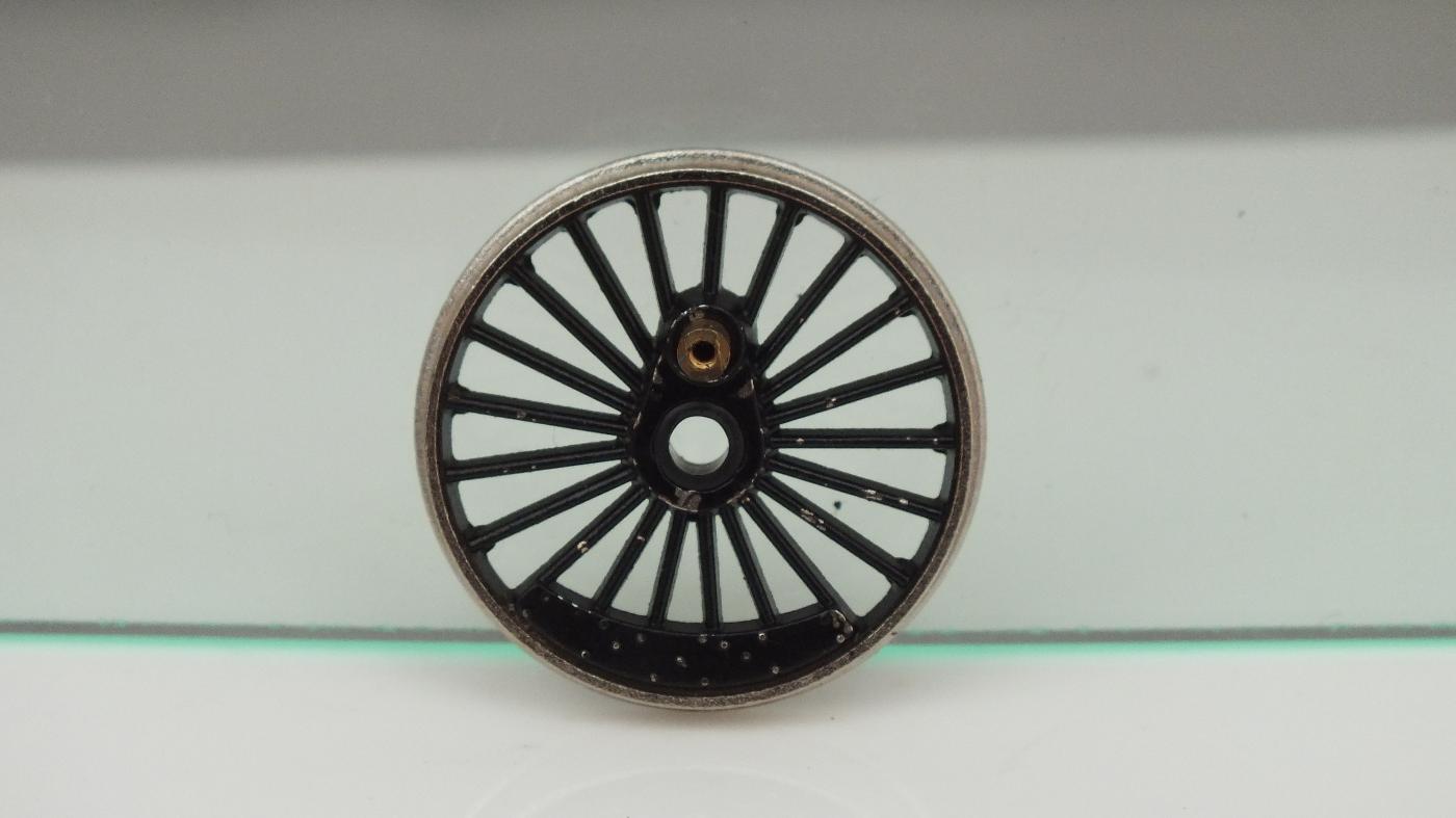 X973A HORNBY TRIANG CENTRE DRIVE WHEEL CRANKED & BUSHED BLACK      S10C