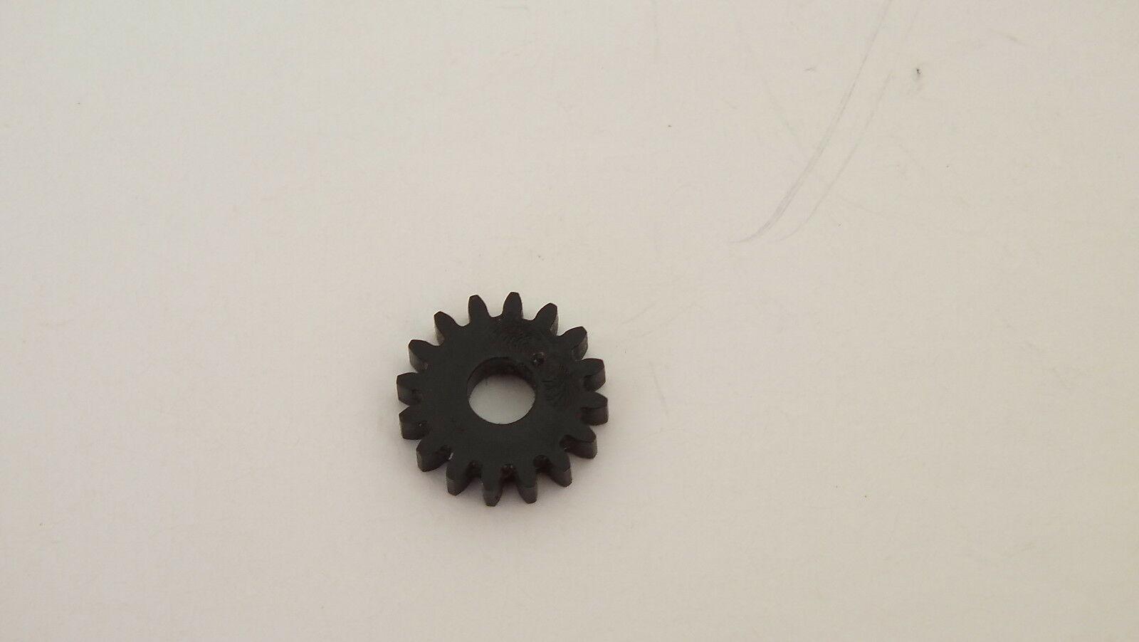 L5694 # HORNBY TRIANG EARLY CLASS 58 PLASTIC SPUR GEAR    D3D