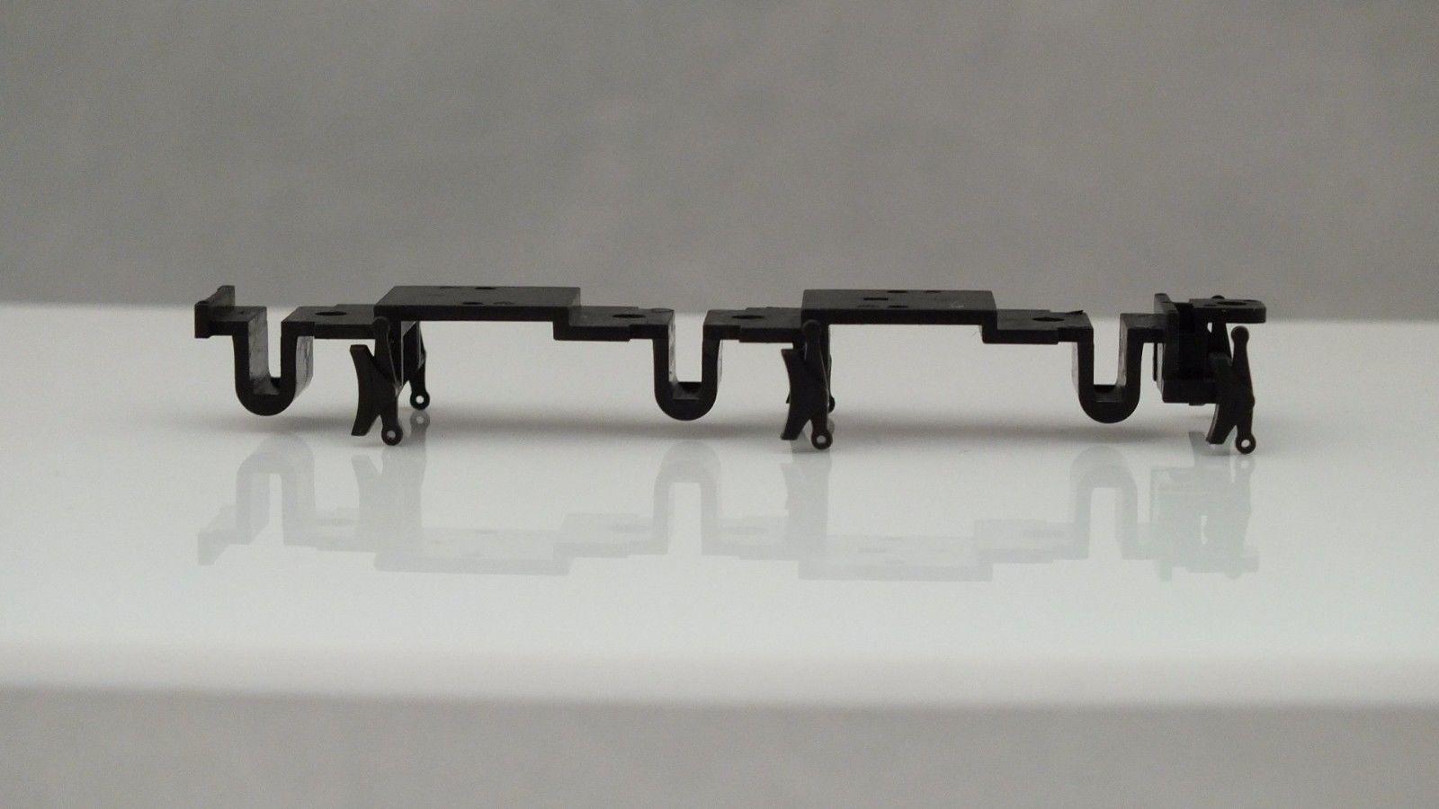 X9604 # HORNBY TRIANG TENDER CHASSIS BOTTOM/WHEEL RETAINER CLASS 7MT      Z23A